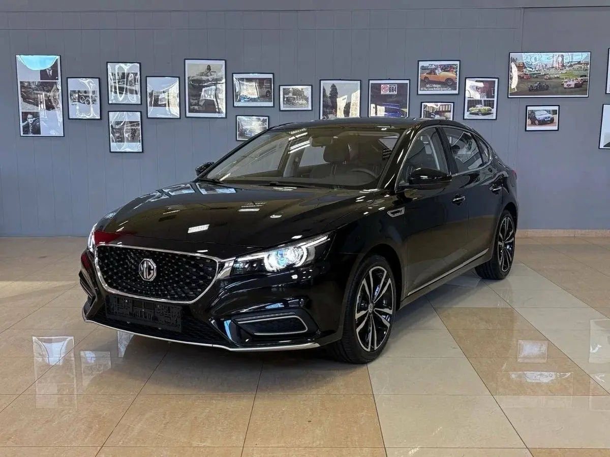 MG 6 с салона по цене от 1 859 000 рублей